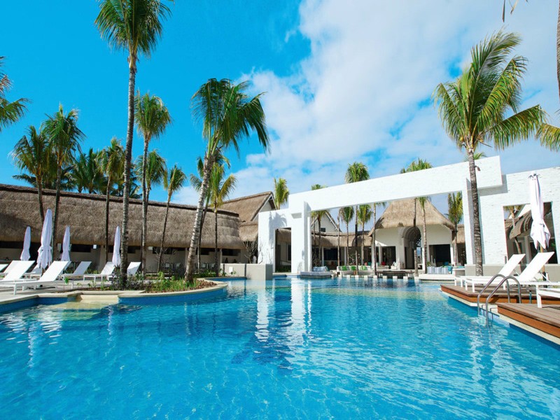 Ambre Resort & Spa - Mauritius - main pool with building background