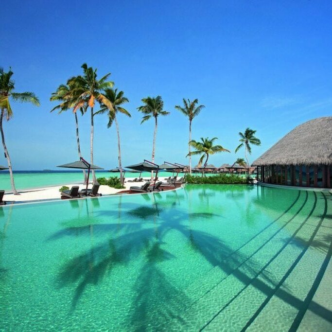 4467halaveli-maldives-pool-view-5